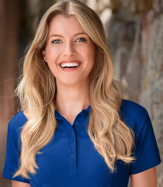 Naisten tyylikäs pikeepaita - 5-napin kiinnitys